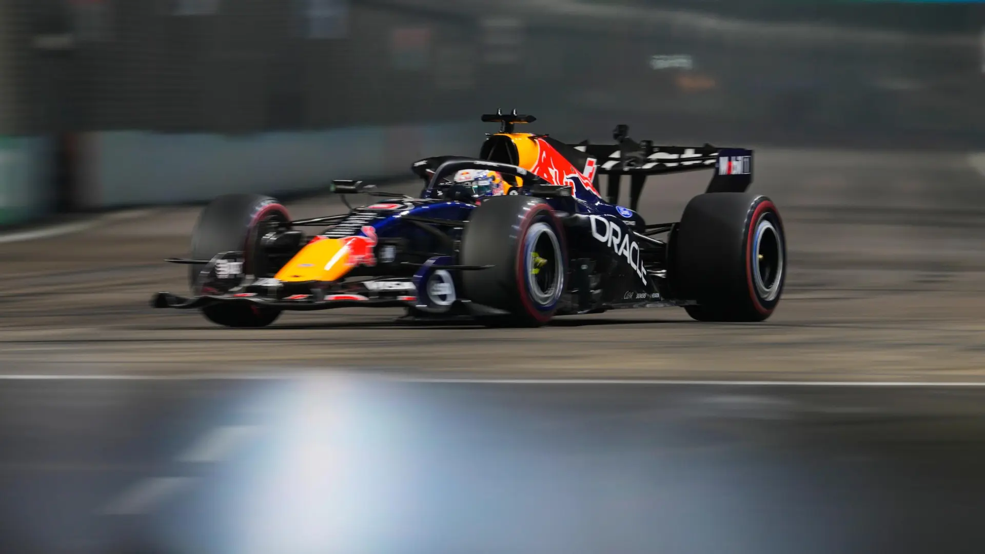 Verstappen doblega a los Ferrari y se lleva la pole en Singapur: Alonso y Sainz, otra vez obligados al milagro
