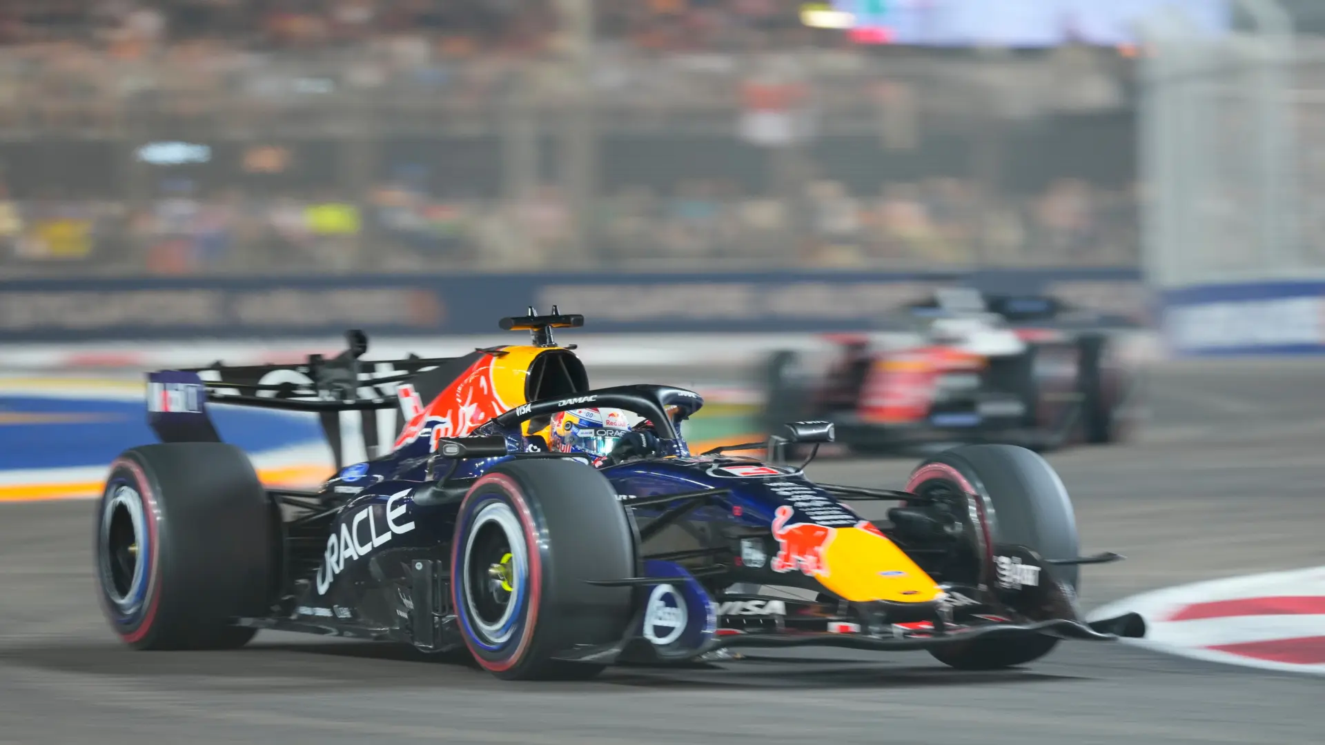 Max Verstappen conquista Singapur y Kimi Antonelli acaricia su primer Mundial de Fórmula 1