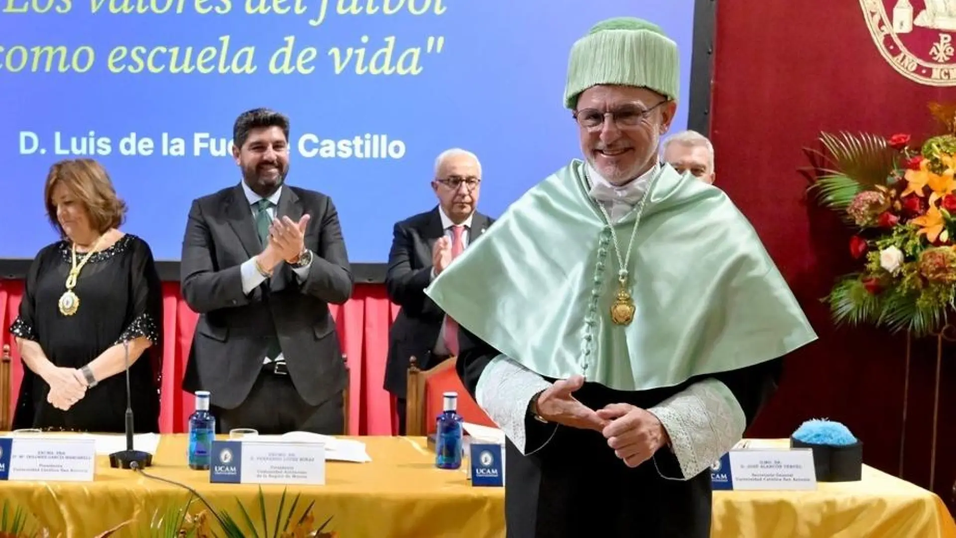 Luis de la Fuente, doctor 'honoris causa' por la UCAM: «Todo lo que esté relacionado con la fe supone un motor en la vida»