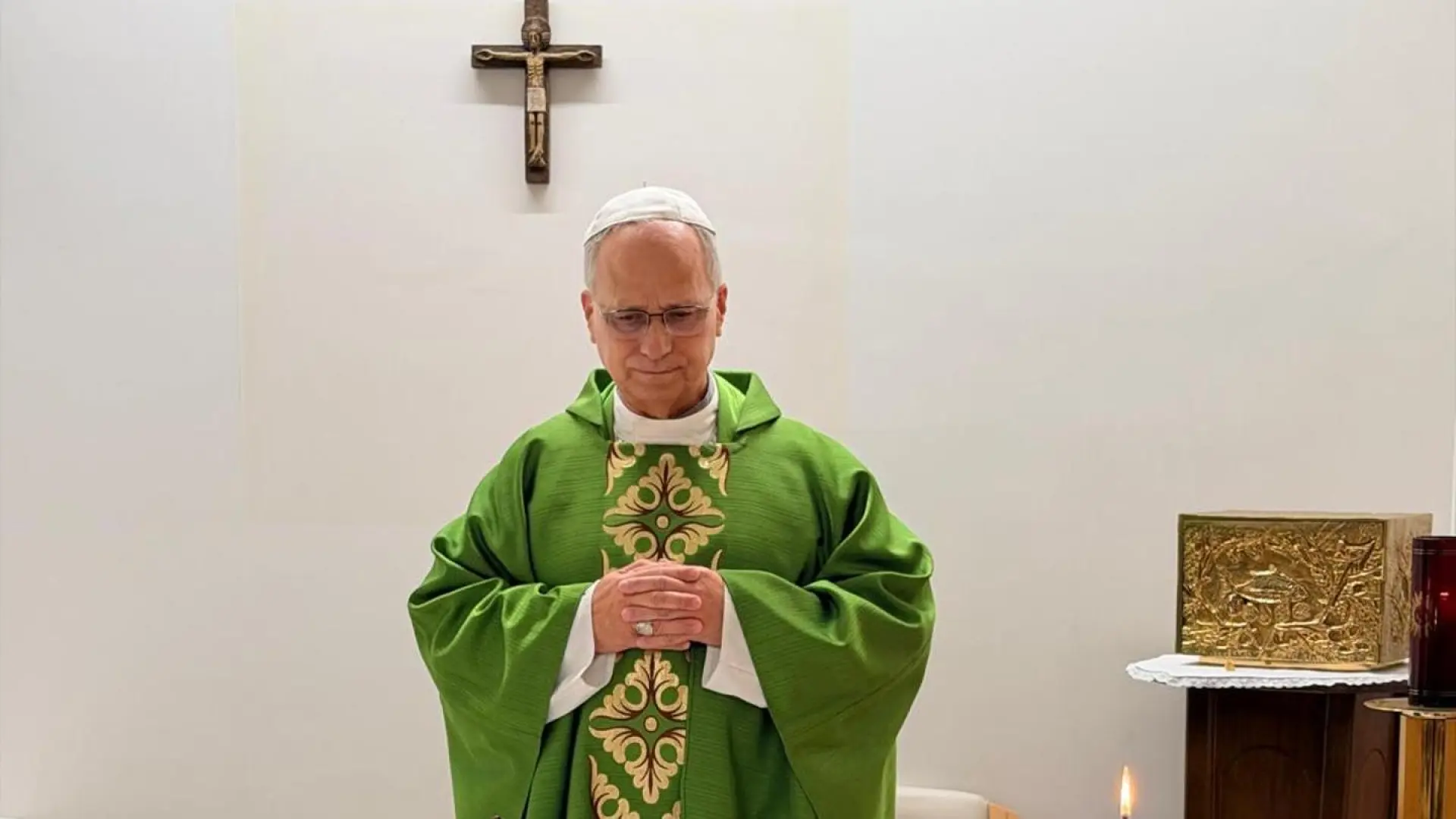 Primera fotografía del papa León XIV tras su operación: oficia misa en el hospital tras mostrar «una mejoría constante»