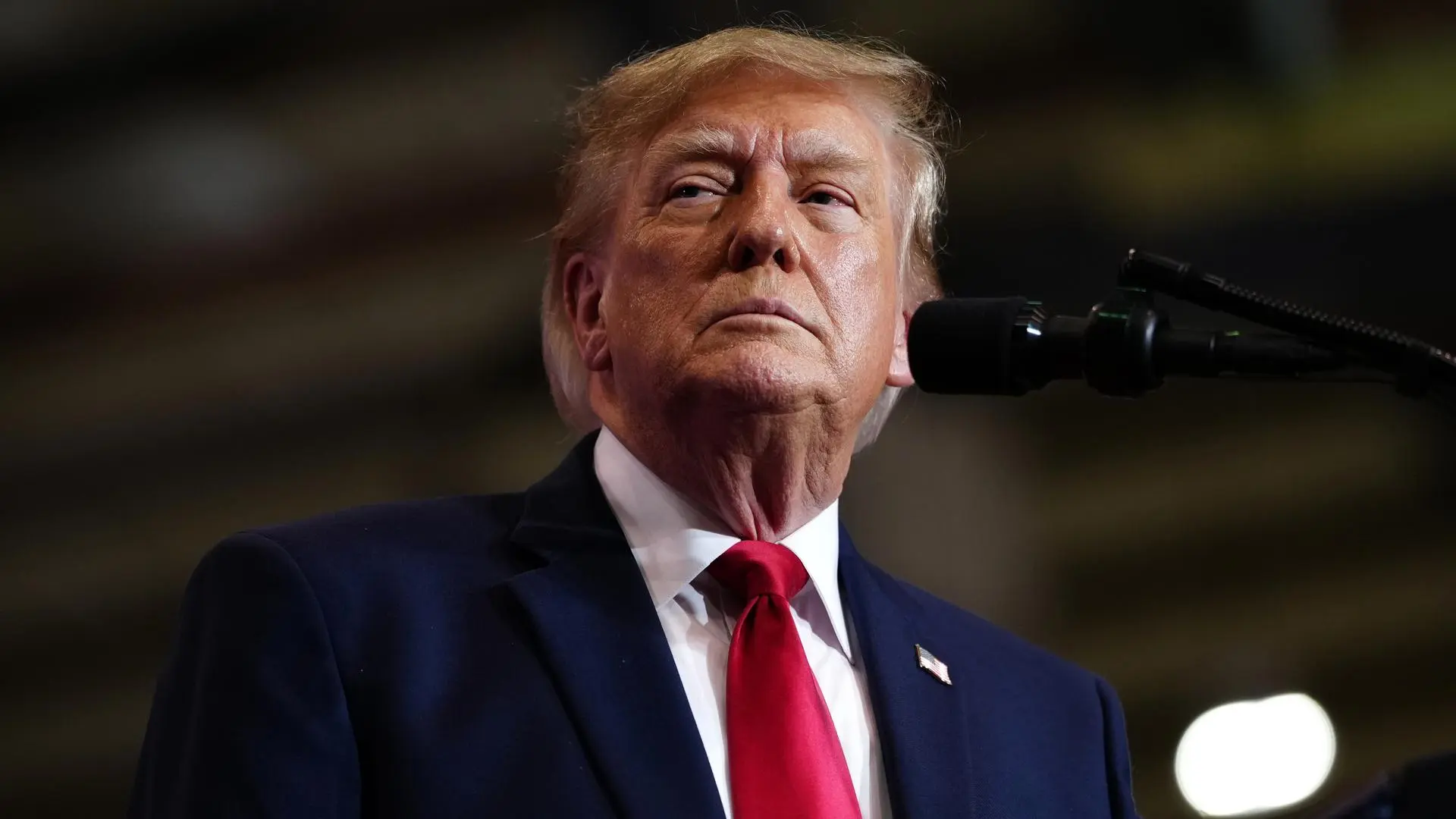 Trump vuelve a insultar a una periodista: «Eres una horrible reporterilla»
