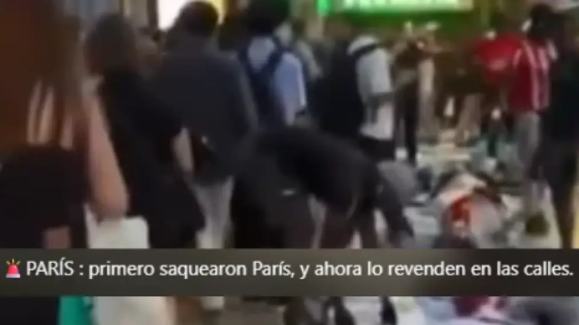 Este vídeo no es París ni se están vendiendo los artículos saqueados durante las protestas en Francia: está grabado en la Gran Vía de Madrid