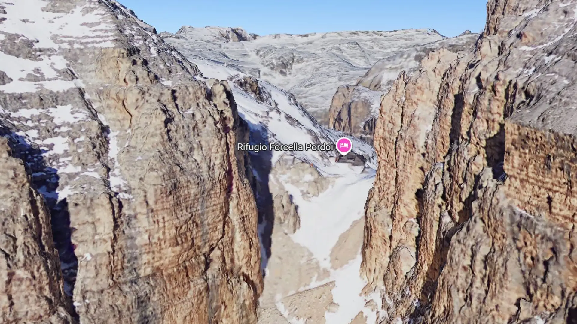 Muere una turista tras caer de una altura de 300 metros cuando intentaba hacer una foto panorámica en los Dolomitas italianos