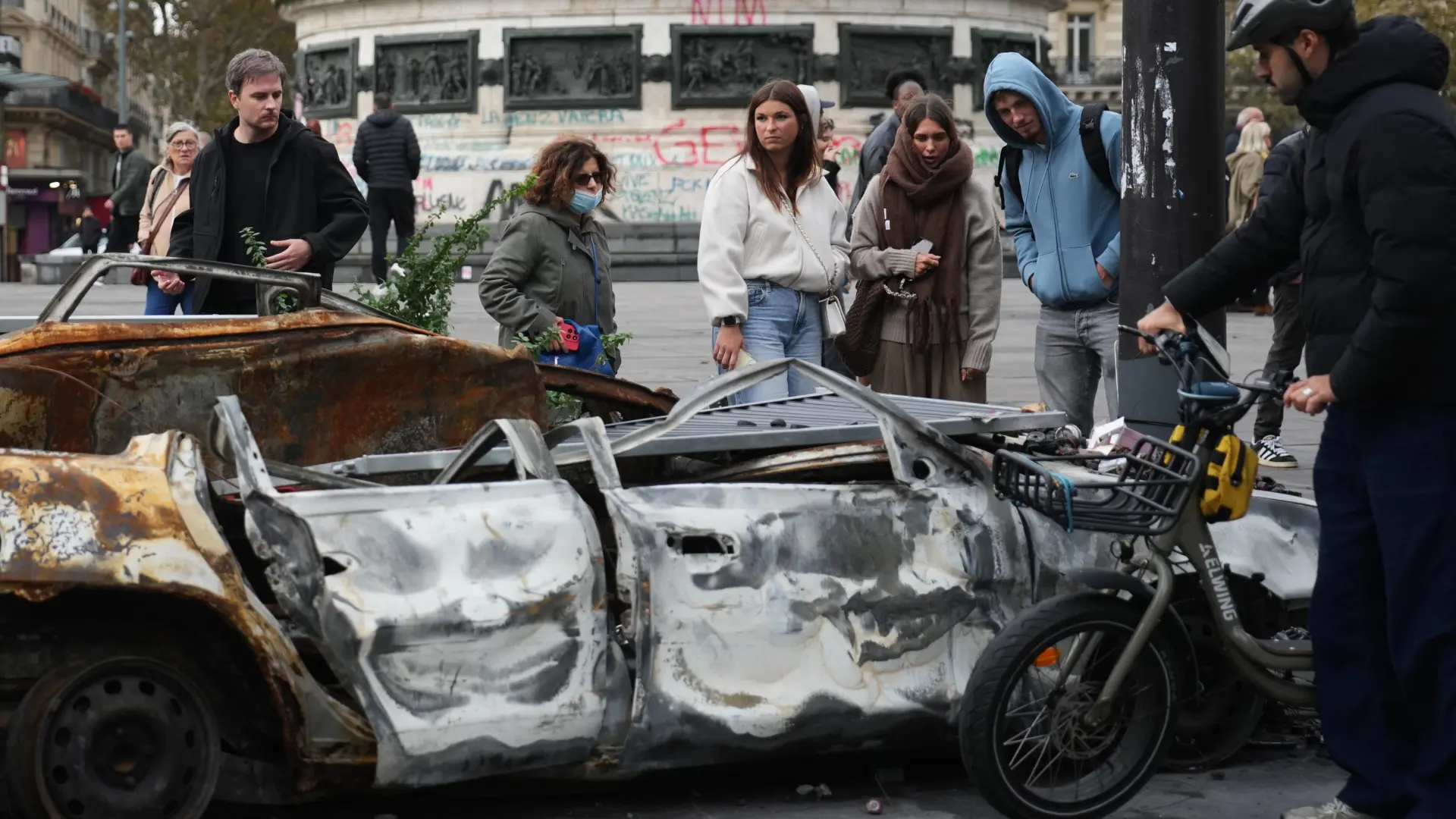 Europa evita la recesión mientras la crisis de poder adquisitivo incendia las calles