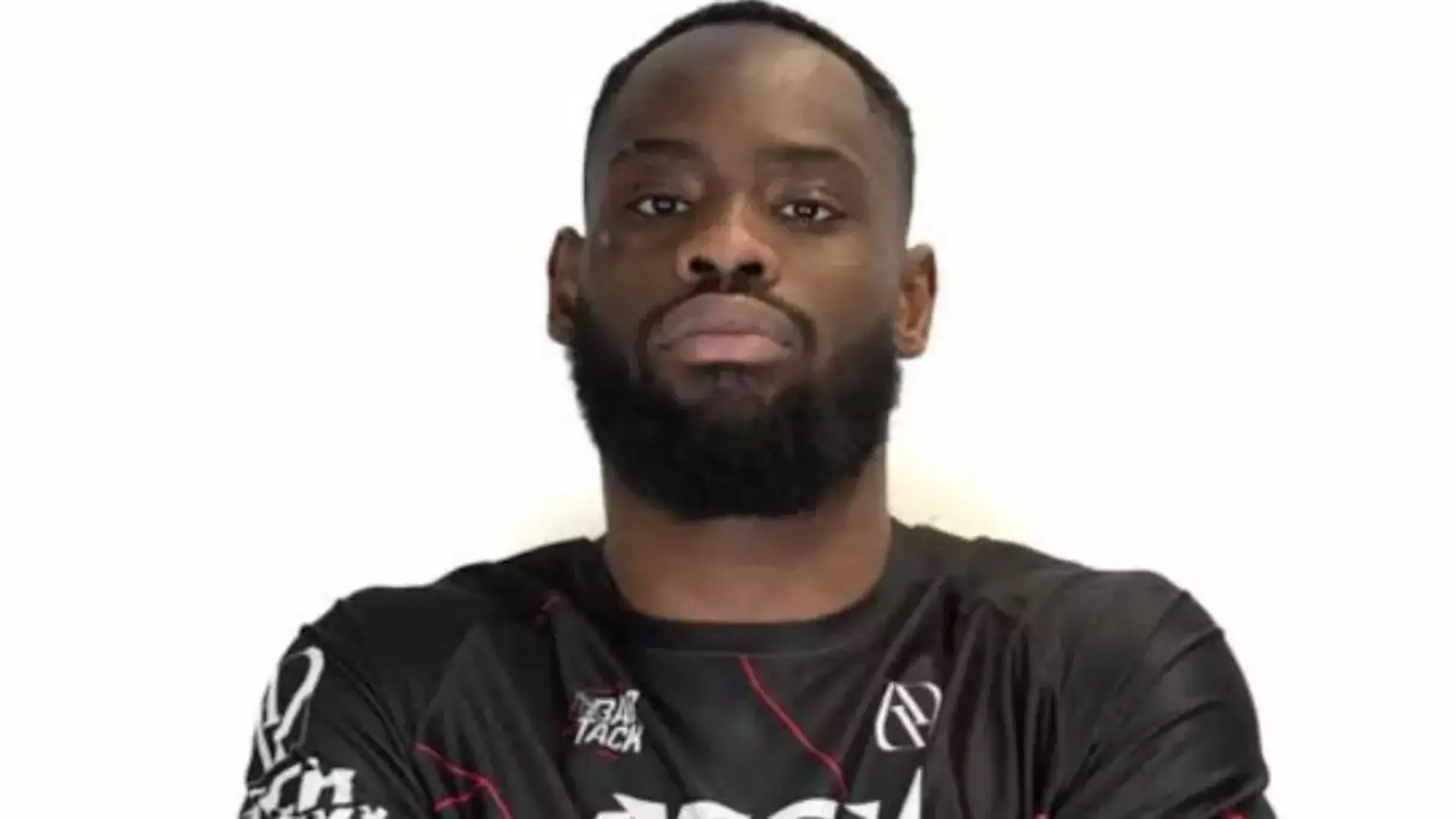 Matan a tiros a Pengo Bossio Wangi, luchador de MMA en el «atentado terrorista racista» en París
