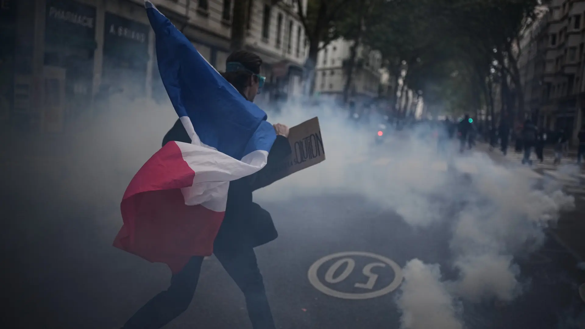 Protestas y tensión en Francia: cargas policiales en París y otras ciudades y más de 1.000 detenidos en todo el país