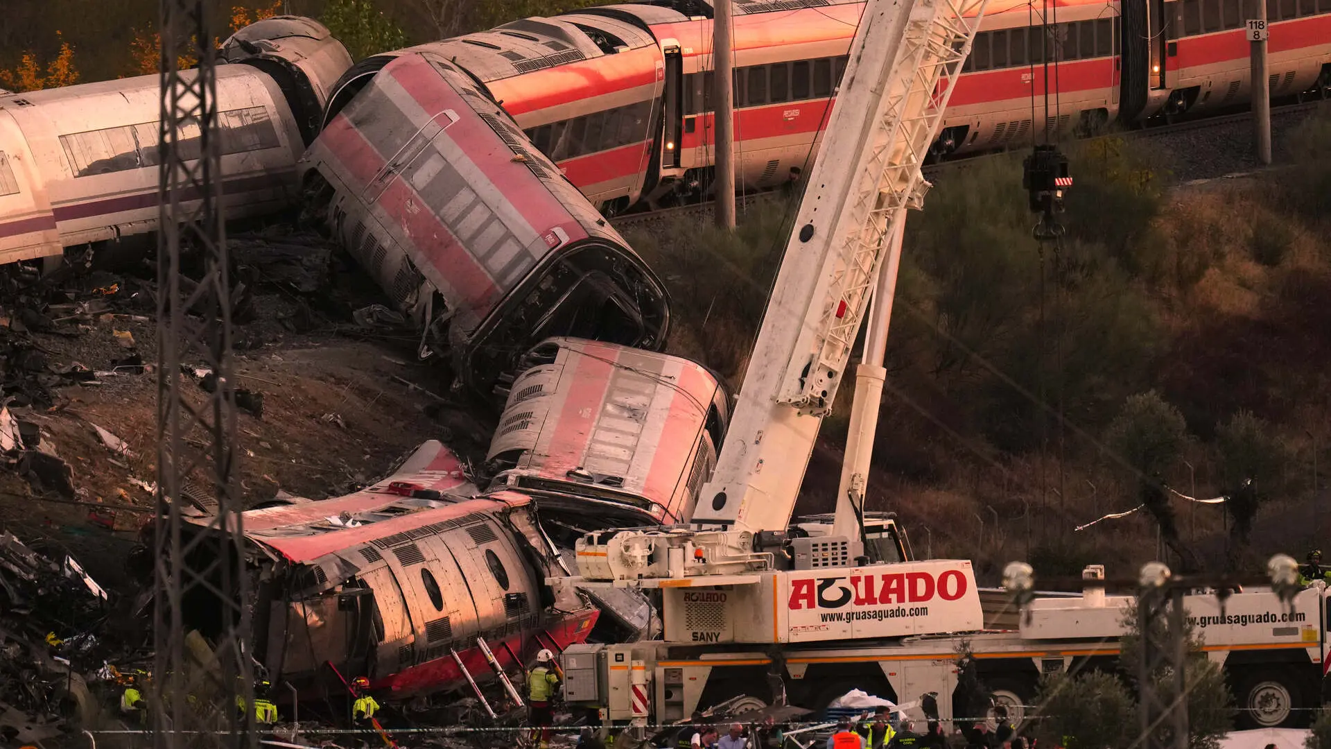 Un grupo de Bukaneros ayuda a los heridos tras el accidente de tren en Toledo: «Tras el caos, dijimos si podíamos echar una mano»
