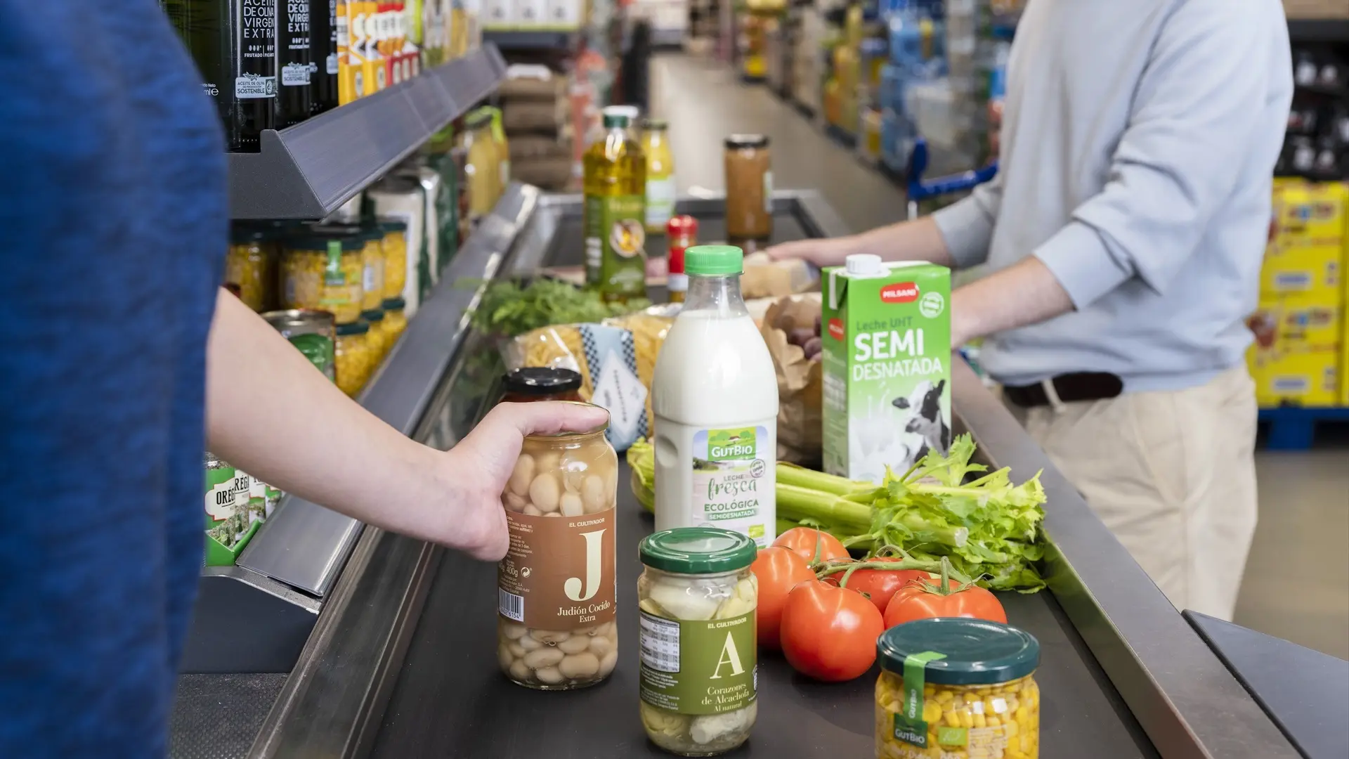 Uno de cada cuatro españoles ya destina más del 30% de sus ingresos a la alimentación