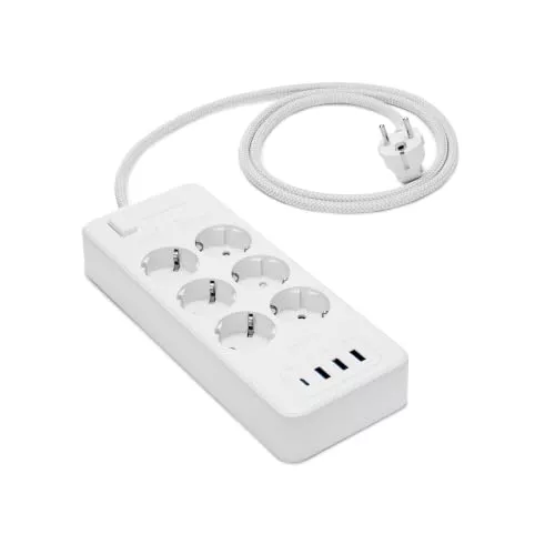 Amazon Basics regleta con 6 Tomas y protección contra sobretensiones, 4 Puertos USB (1 USB-C, 3 USB-A), Cable de 1,5m, 1050 J, Color Blanco
