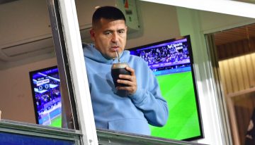 Riquelme, el ídolo presidente de Boca que busca un DT para suceder a Gago mientras no logra escapar de su propio laberinto