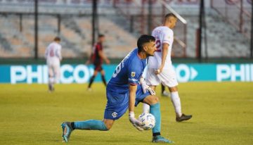 El arquero de Barracas Central, furioso contra los alcanzapelotas de Huracán: «Mis cosas desaparecieron en cinco minutos»
