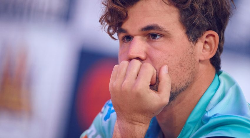 Magnus Carlsen tuvo un ataque de ira tras perder una partida increíble contra Gukesh Dommaraju