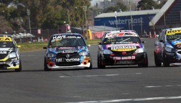 Cuatro autos y final de película en el Turismo Pista: Canapino ganó una carrera que pasó a la historia
