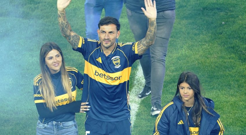 Leandro Paredes volvió a Boca y se emocionó frente a una Bombonera con 50 mil hinchas que renovaron la ilusión