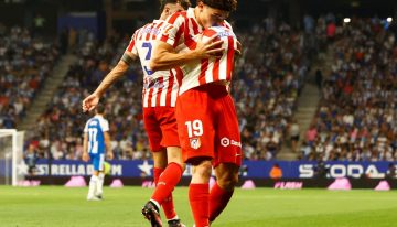 El espectacular golazo de Julián Álvarez para el Atlético de Madrid en el estreno en la Liga de España: el gesto de Simeone en el festejo