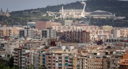 Los municipios metropolitanos notan ya el efecto de la migración llegada de Barcelona: “Nuestros servicios no están dimensionados”