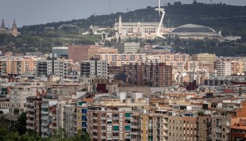 Los municipios metropolitanos notan ya el efecto de la migración llegada de Barcelona: “Nuestros servicios no están dimensionados”