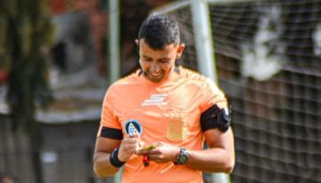 La AFA despidió a un árbitro por «atentar contra los valores del fútbol»