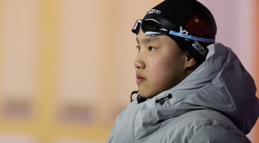 Yu Zidi, la nena de 12 años que asombra en el Mundial de Natación, reabre el debate sobre los riesgos para la salud física y mental de los deportistas precoces