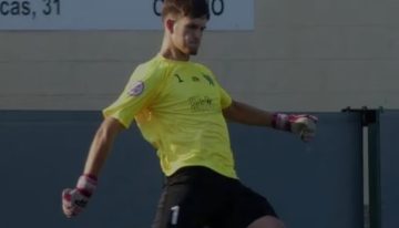 Conmoción en España: un joven arquero murió después de chocar su cabeza contra un rival dentro del área