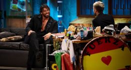 Can Yaman explica en ‘La revuelta’ cómo intentó aprender español con su “ídolo” Broncano: “Me venía abajo porque no te entendía” Can Yaman explica en ‘La revuelta’ cómo intentó aprender español con su “ídolo” Broncano: “Me venía abajo porque no te entendía”