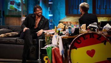 Can Yaman explica en ‘La revuelta’ cómo intentó aprender español con su “ídolo” Broncano: “Me venía abajo porque no te entendía”