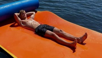 Paul Aron, el piloto de Alpine relegado por Colapinto, se sacó la bronca con unas exóticas vacaciones por Brasil