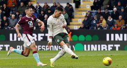 Enzo Fernández selló el triunfo de Chelsea, que da pelea en la Premier y le metió presión al Arsenal