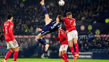 Eliminatorias en Europa: Escocia le gana a Dinamarca con una chilena inolvidable de Scott McTominay y se está metiendo en el Mundial 2026