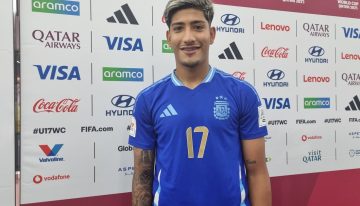 Mateo Martínez, el defensor goleador de la Selección Sub 17 que aprendió a pegarle con las dos piernas por fuerza mayor y lleva el barrio en la piel