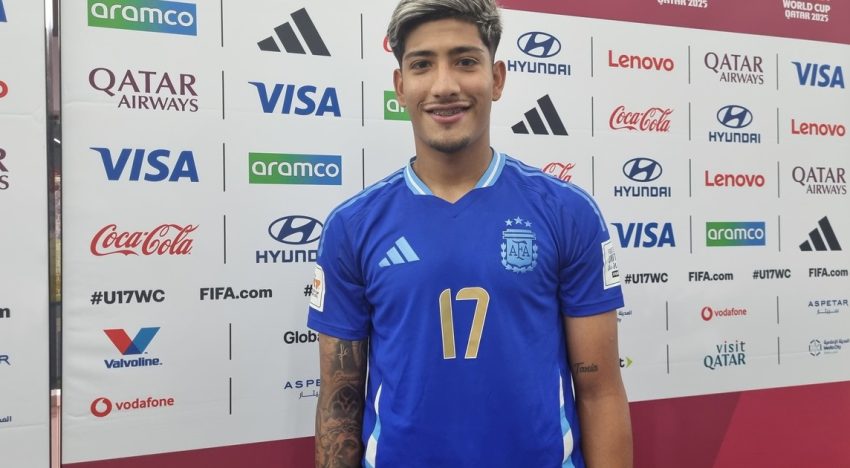 Mateo Martínez, el defensor goleador de la Selección Sub 17 que aprendió a pegarle con las dos piernas por fuerza mayor y lleva el barrio en la piel