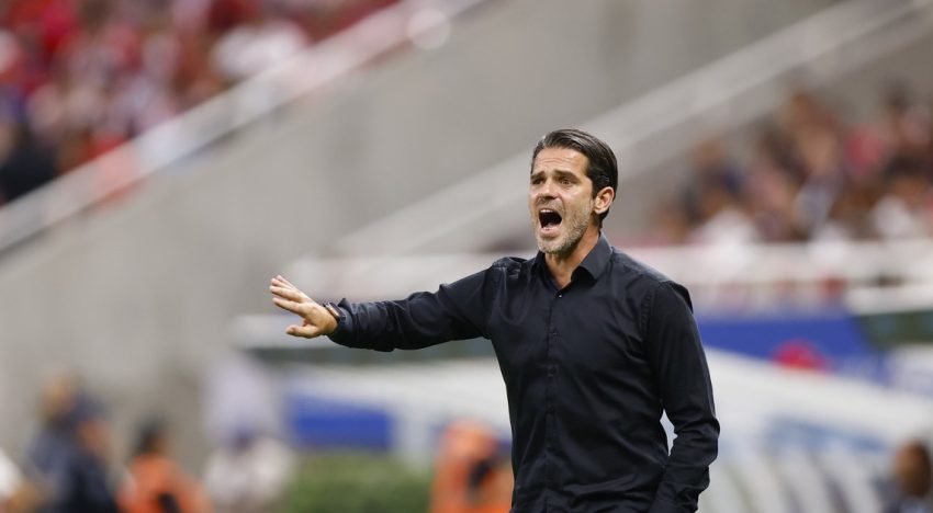 Fernando Gago y el karma Superclásico: se fue de Boca tras perder con River y ahora lo echaron del Necaxa a horas del duelo en la Bombonera