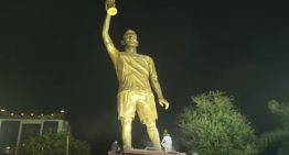 India recibe a Messi con una espectacular estatua rumbo al Guinness y una devoción que desborda en las calles