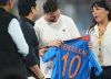 Messi sigue de gira por India: encuentro con el «Dios del criquet», el pedido frustrado de un «free kick» y el juego con De Paul y Suárez