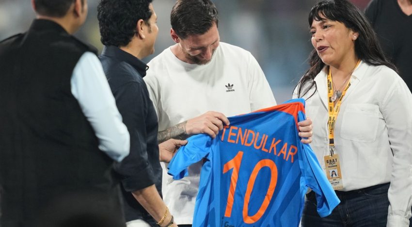 Messi sigue de gira por India: encuentro con el «Dios del criquet», el pedido frustrado de un «free kick» y el juego con De Paul y Suárez