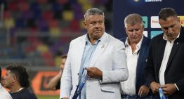 Chiqui Tapia vio en primera fila el título de Estudiantes: insultos de los hinchas, el frío saludo de Domínguez y un posteo sin nombrar a Verón