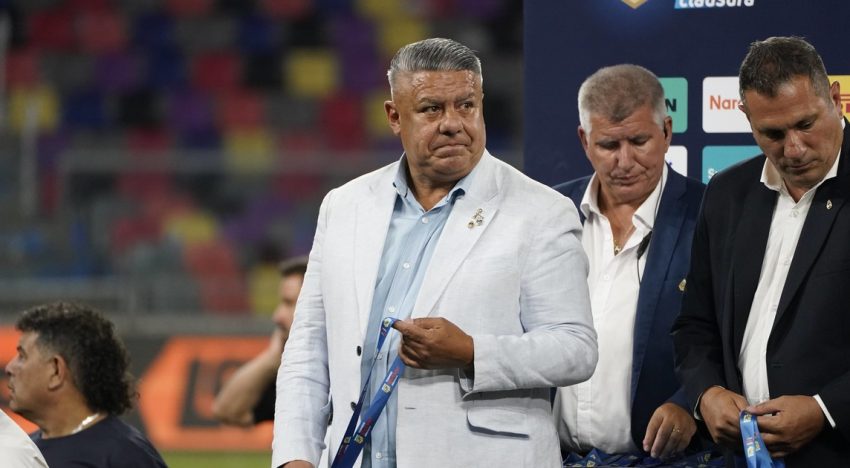 Chiqui Tapia vio en primera fila el título de Estudiantes: insultos de los hinchas, el frío saludo de Domínguez y un posteo sin nombrar a Verón