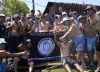 Agua, cerveza y fiesta: Racing le hace frente al infierno de Santiago del Estero y revoluciona la ciudad a la espera de Estudiantes