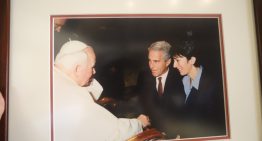 Los demócratas del Congreso difunden en dos partes más de 200 imágenes y vídeos inéditos de la “isla de los pedófilos” de Jeffrey Epstein