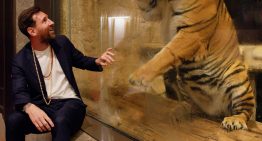 La impactante foto de Messi en su despedida de la India: como un turista más, visitó un centro de conservación animal