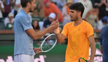 Daniil Medvedev dio el golpe del año en Indian Wells, le cortó el invicto a Carlos Alcaraz y jugará la final del Masters 1000 contra Sinner