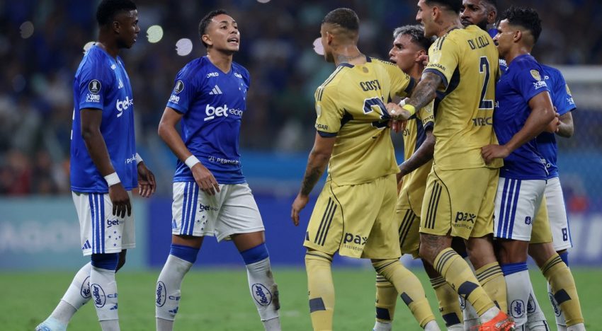El picante final de Cruzeiro vs Boca: corridas y empujones tras un partido repleto de discusiones en la Copa Libertadores 2026