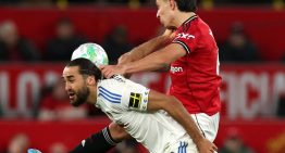 Licha Martínez dejó atrás la lesión y volvió a jugar tras 62 días, pero se fue expulsado vía VAR por tirarle del pelo a un rival