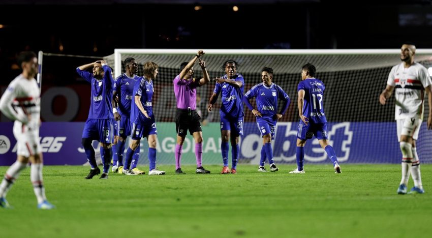 Otra polémica en favor de los clubes brasileños: el insólito final de San Pablo ante Millonarios
