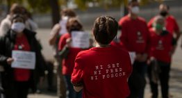 Sentar a las eléctricas en la mesa del pobre
