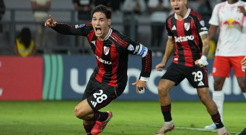 Martínez Quarta, de villano a héroe: cometió un penal insólito y luego le dio el triunfo a River en Brasil