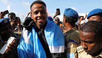 Omar Artan, el árbitro al que Estados Unidos le negó el acceso al Mundial, volvió a Somalía: así lo recibieron