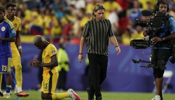 «¡Fuera Beccacece!»: la furia de los hinchas de Ecuador contra el DT tras el empate ante Curazao y su arenga
