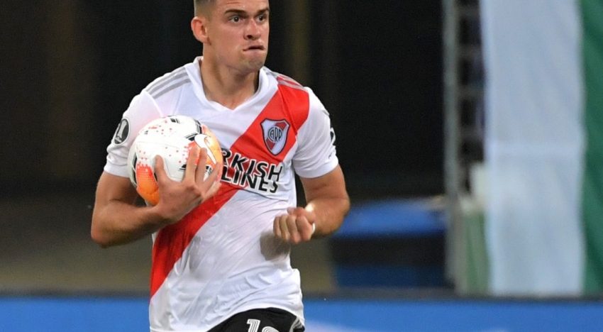 River cerró el regreso de Rafael Santos Borré y de un lateral uruguayo, mientras negocia por Beltrán
