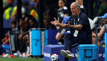 Marcelo Bielsa otra vez entre el cielo y el infierno en un Mundial: «Soy el responsable de que el equipo tenga sólo dos puntos de seis»